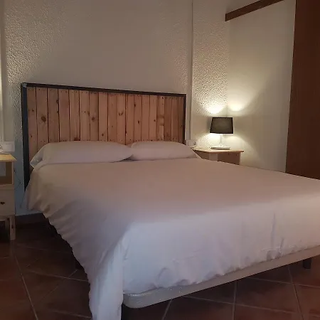 Casa Del Pi La Llacuna